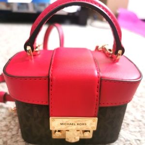 Michael Kors Mini rose trunk crossbody